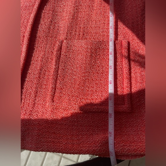 St. John size 4 blazer in excellent worn condition 💞 - Picture 7 of 8